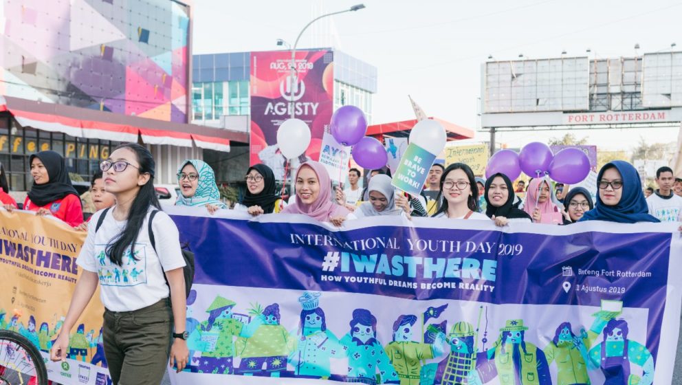 Indonesian young women rally for International Youth Day